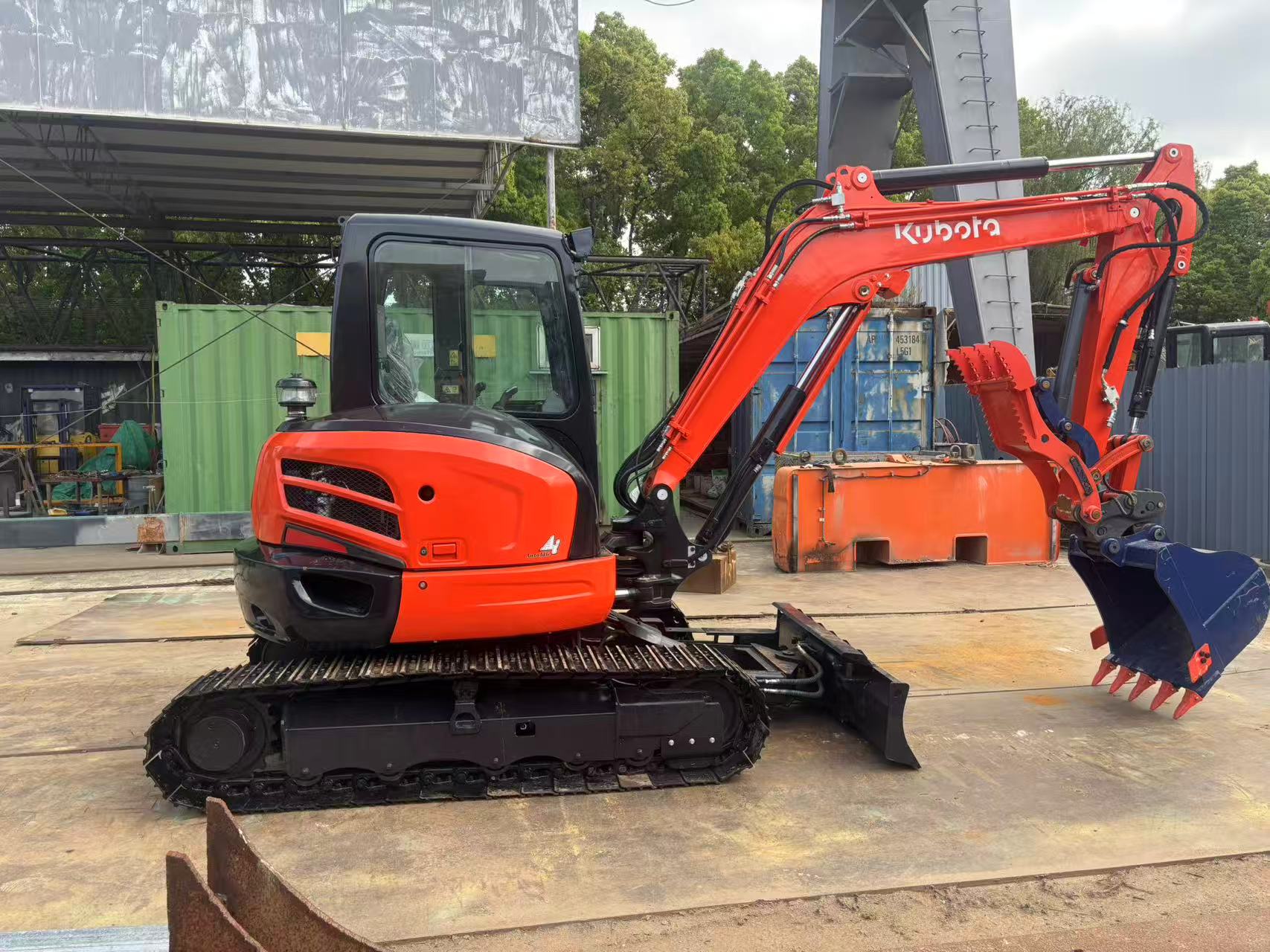 Kubota KX057