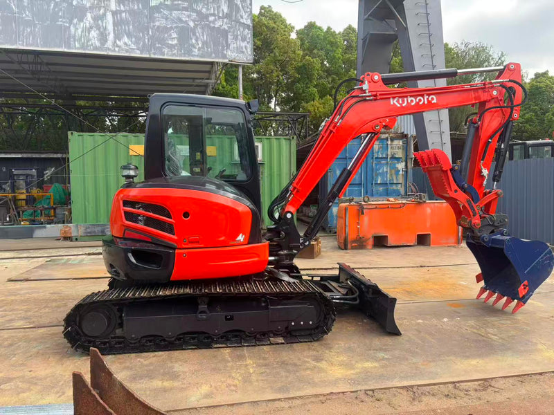 Kubota KX057