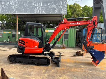 Kubota KX057
