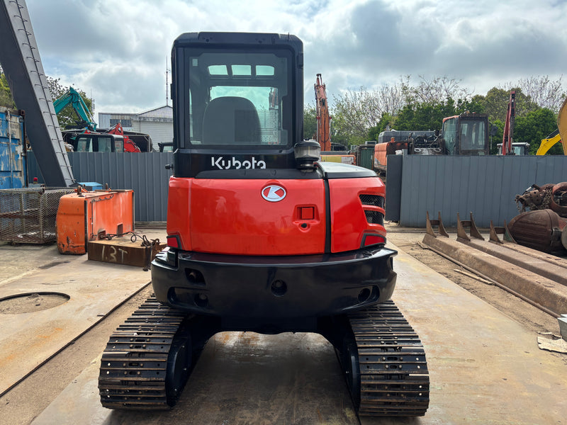 Kubota KX057