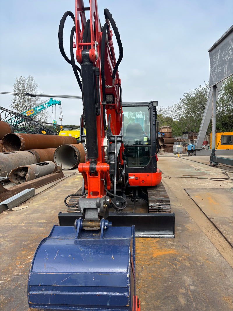 Kubota KX057