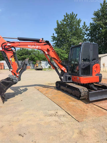 KUBOTA U55-4