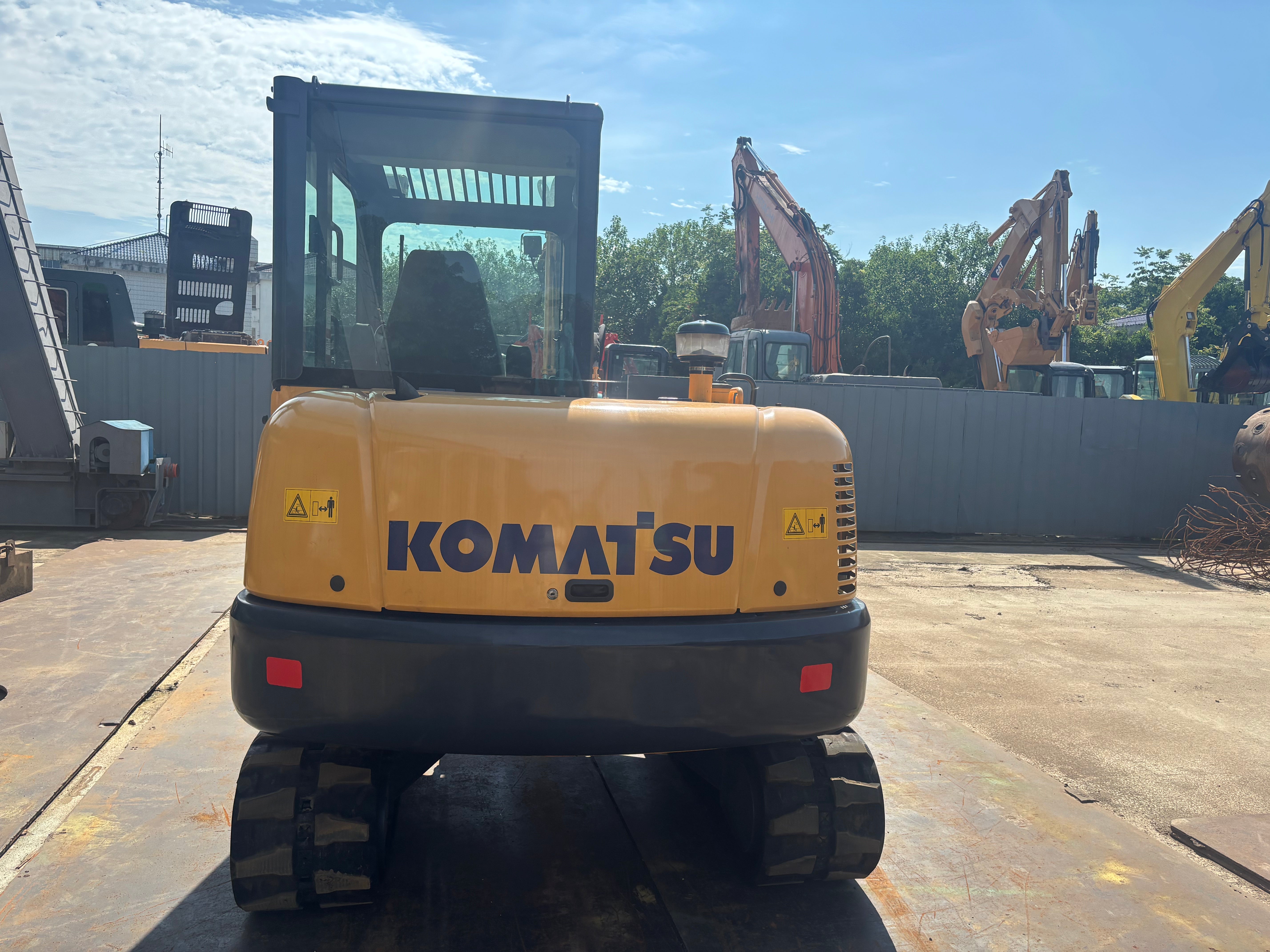 Komatsu PC56-7