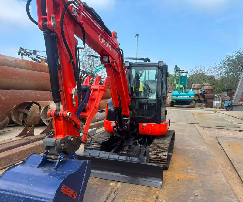 Kubota KX057