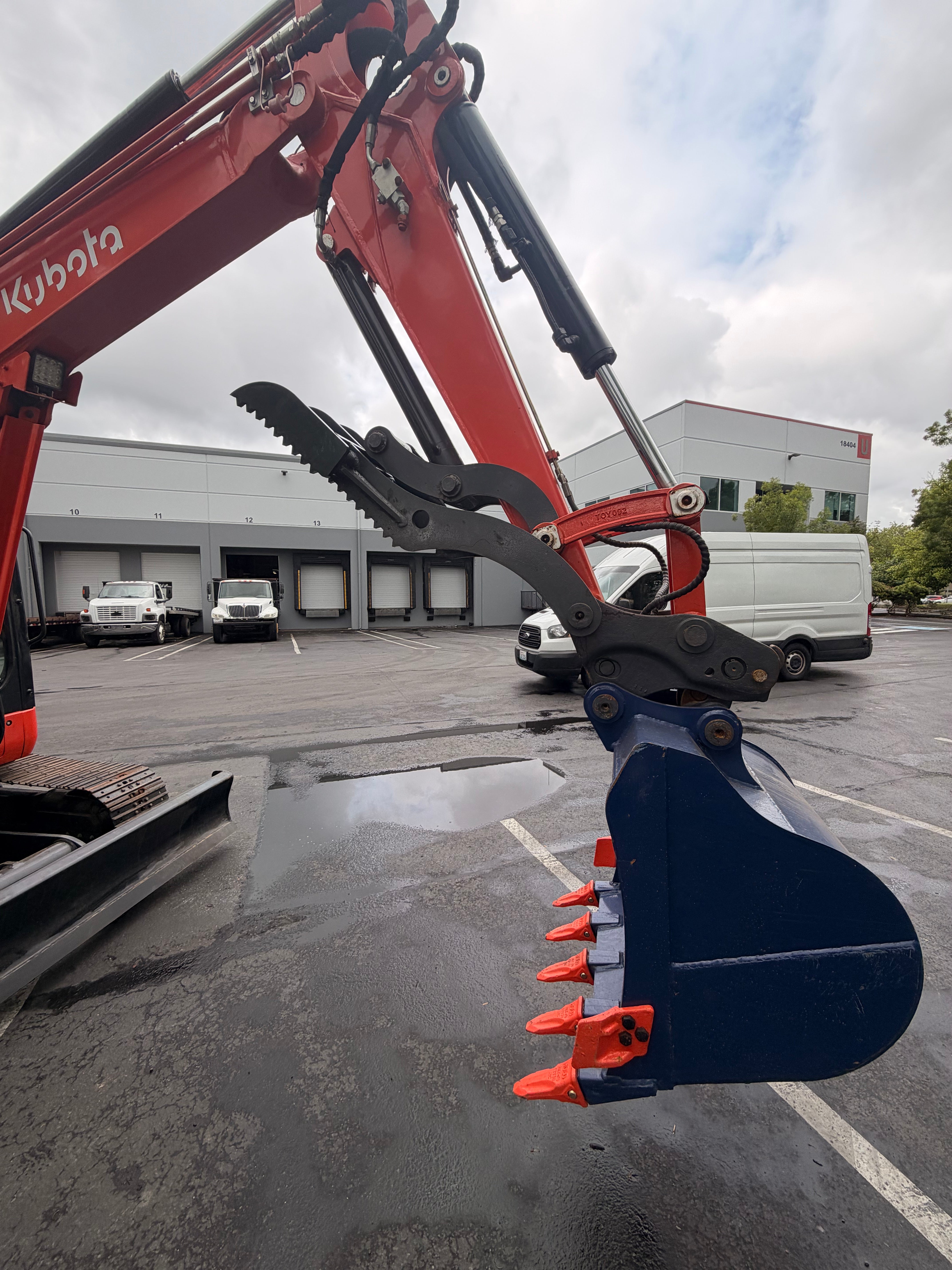 Kubota KX057